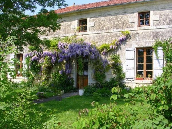La Ferme de Magnantru Bed and Breakfast Perigne Esterno foto